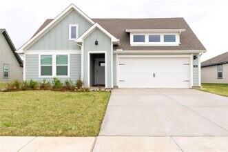 Building Photo - 764 Tiger Lily Wy