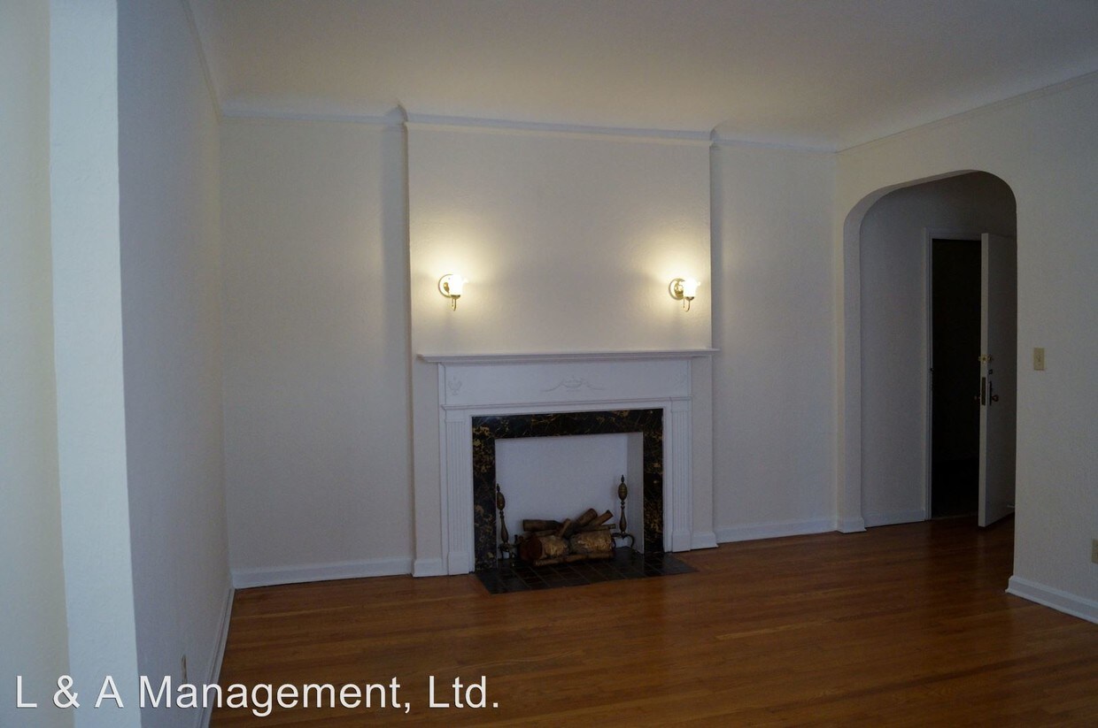 Primary Photo - 2566 Kemper Rd