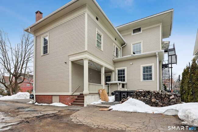 Foto del edificio - 591 Orange St