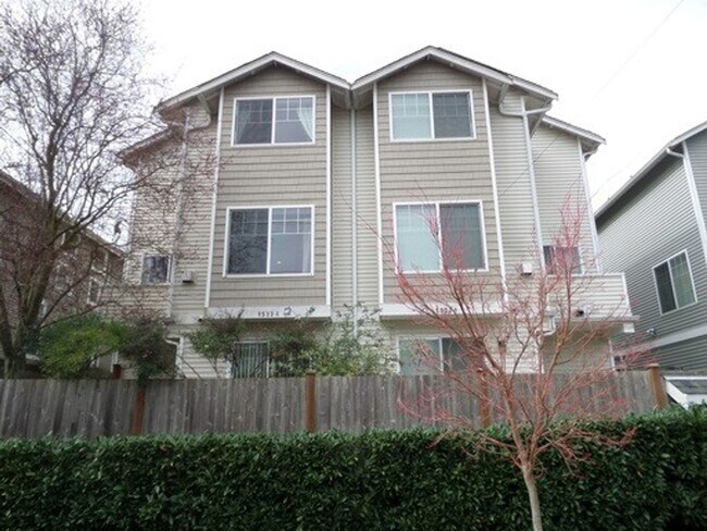 Photo - GREAT NEW PRICE! Stunning and Large 3-Bedroom Townhome with Garage FOR RENT in Green Lake!!