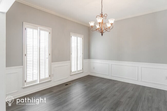 Foto del edificio - 4447 Englewood Rd