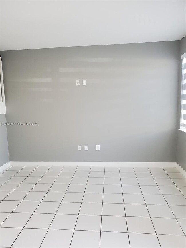 Foto del edificio - 6916 NW 174th Terrace