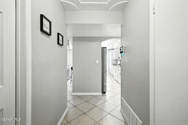 Building Photo - 329 Sereno Dr