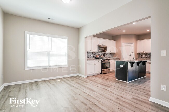 Foto del edificio - 102 Sherrill Pl Ln