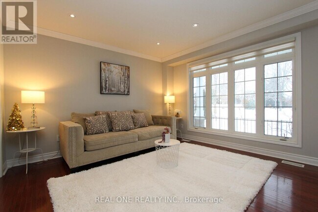 Building Photo - 2 Delisle St