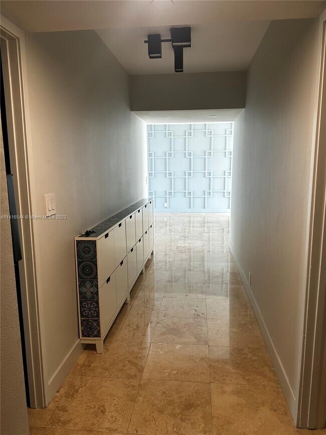 Foto del edificio - 1541 Brickell Ave