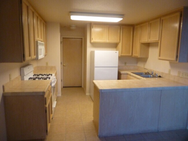 Foto del edificio - 3BR/3BA Townhouse Near Waller Park, just a...