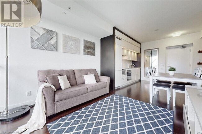 Photo du bâtiment - 15 Grenville St