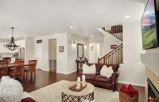 Building Photo - 912 McMurdo Cir