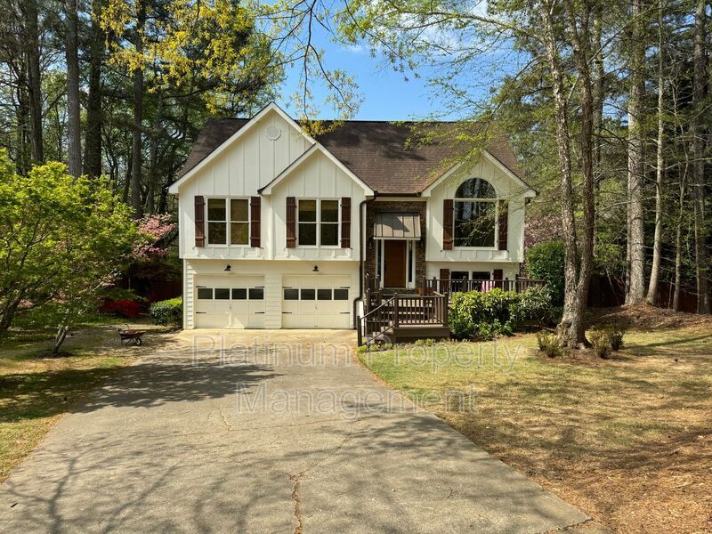 Foto principal - 6150 Sarah Orr Lane