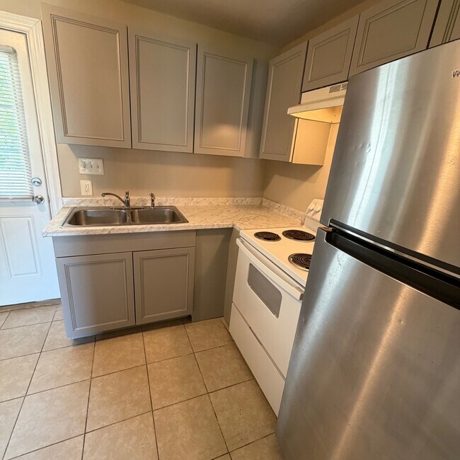 Foto del edificio - 107 Juniper Ln