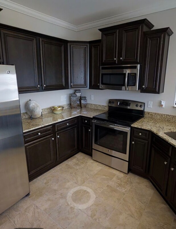 Building Photo - 452 Torrington Dr