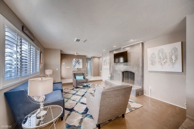 Building Photo - 5 br, 3 bath House - 6762 Palmyra Ave