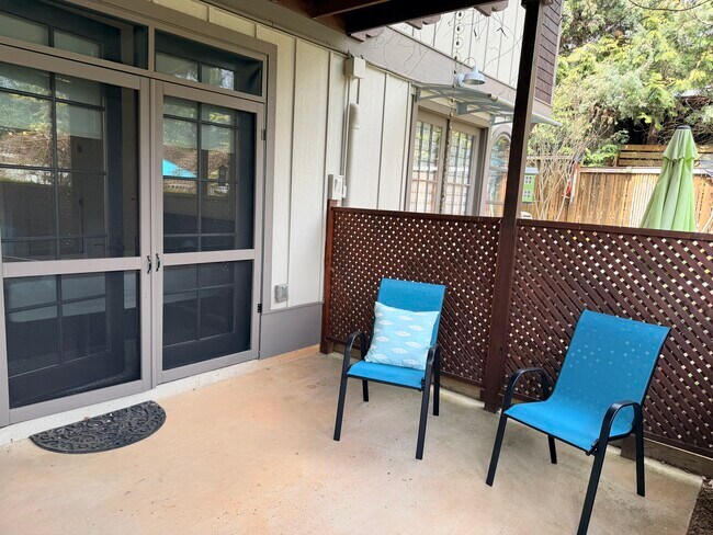 Foto del edificio - 100 Nevada Ave