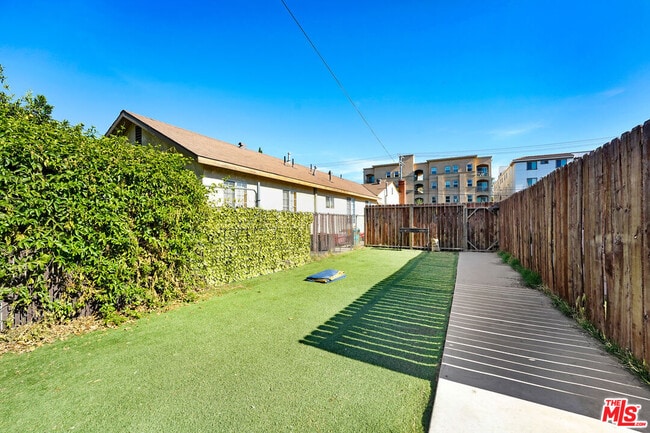 Building Photo - 12159 Hart St