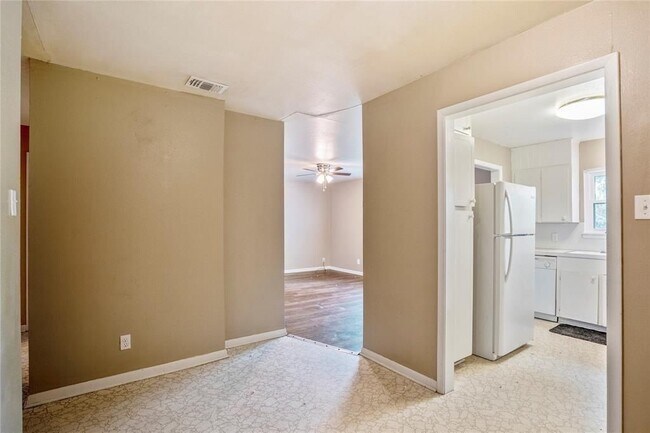 Foto del edificio - 3532 Midwest Dr