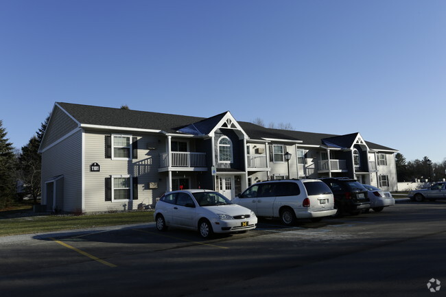 Building Photo - Oak Creek Village Apartments