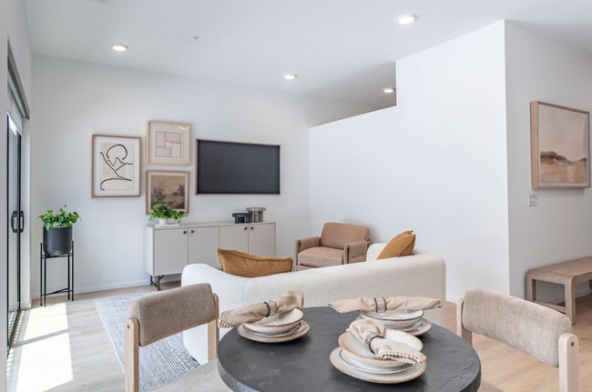 Photo - Luna Apartments