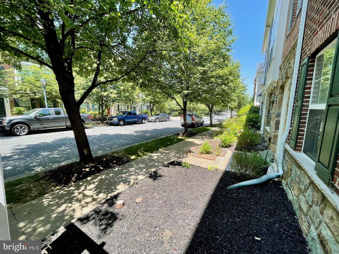 117 Elmcroft Blvd, Rockville, MD 20850 Townhome Rentals in Rockville MD