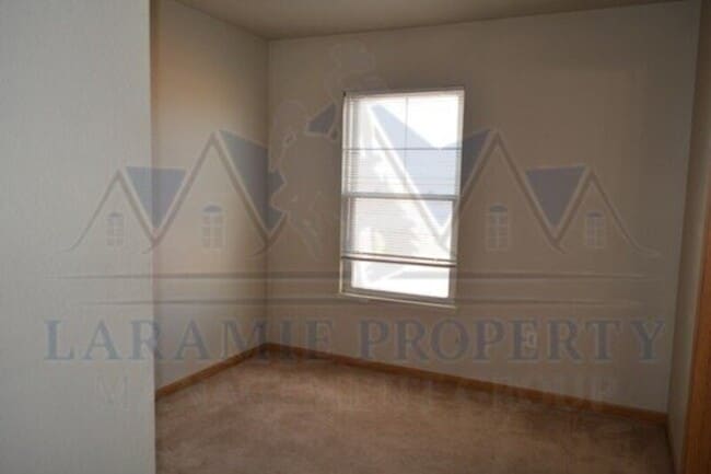 Building Photo - 415 Mitchell St