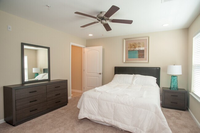 Foto del edificio - 3 Bedroom Flat Available at the Woodlands - REDUCED DEPOSIT