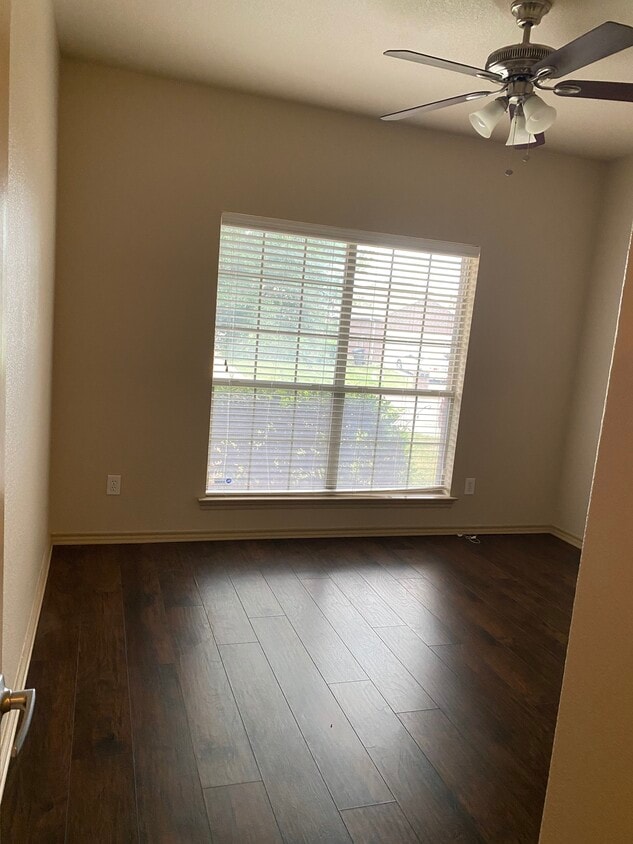 1212 Sunderland Ln, Fort Worth, TX 76134 House Rental in Fort Worth