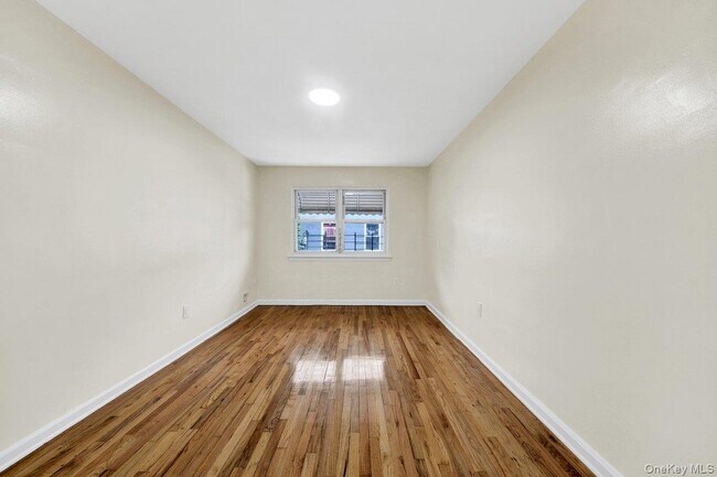Foto del edificio - 3722 Bronxwood Ave