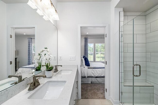 Baño principal - 413 Spearfield Ln