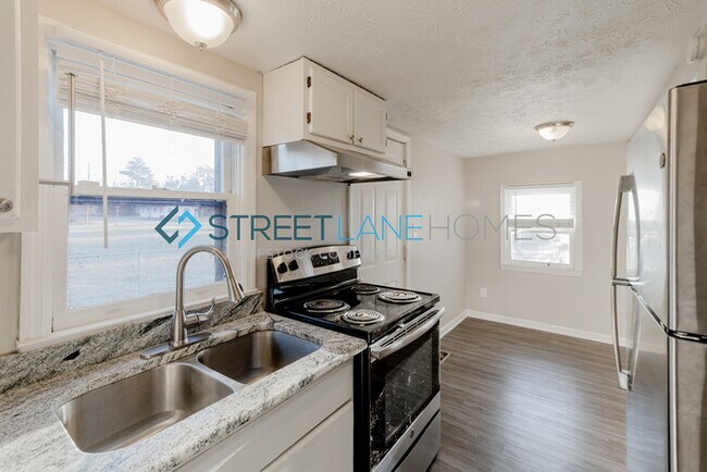 Building Photo - Charming 3 Bedroom in Fayetteville!