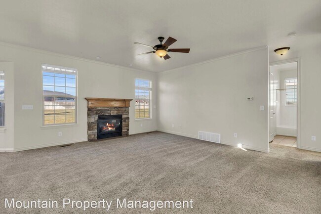 Foto del edificio - 5 br, 3 bath House - 832 E. Michie Lane