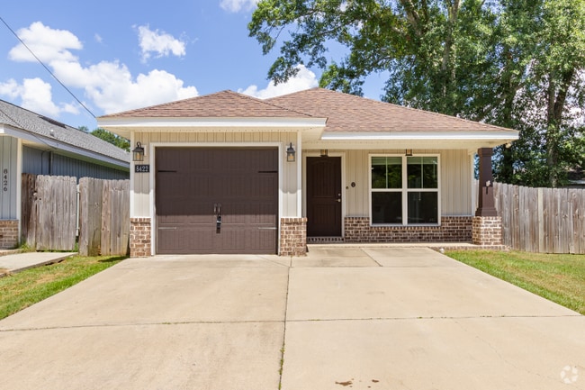 Building Photo - 8422 Rose Ave