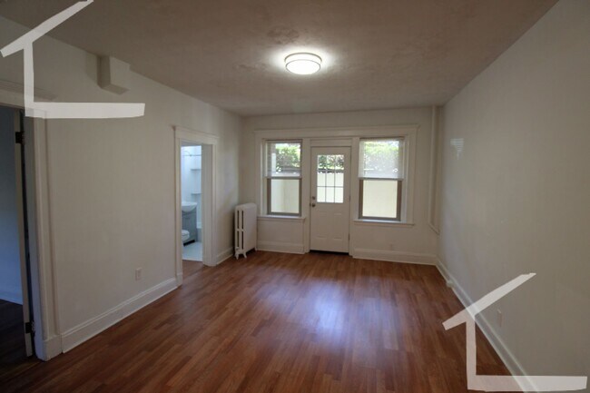 Foto del edificio - 103 Brainerd Rd