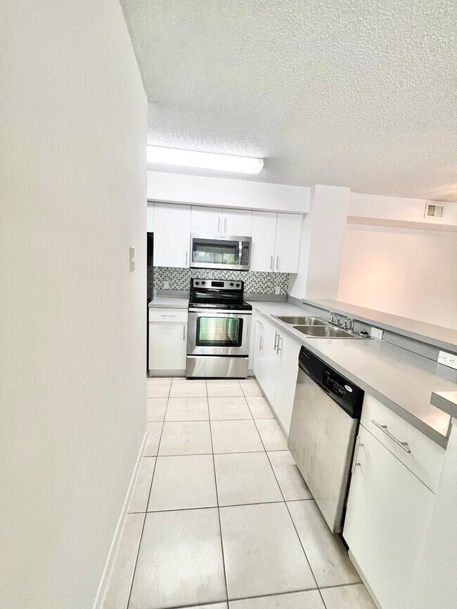 Foto del edificio - 610 S Park Rd