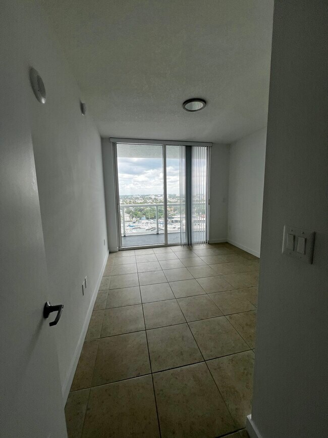 Foto del edificio - 1025 NW 19th Ave