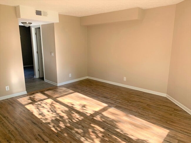 Building Photo - Colemont Drive