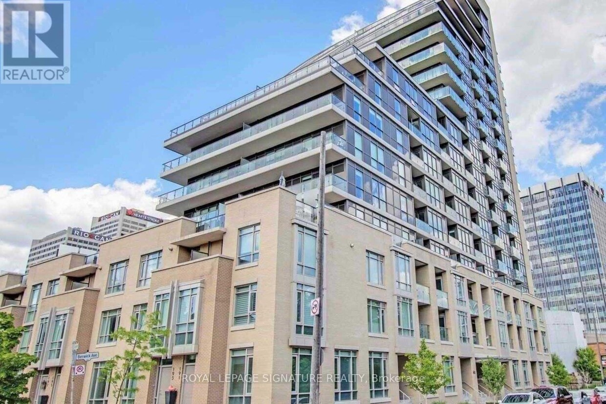 Primary Photo - 60 Berwick Ave