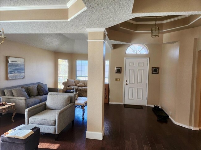 Building Photo - 1505 Fairfield Ct