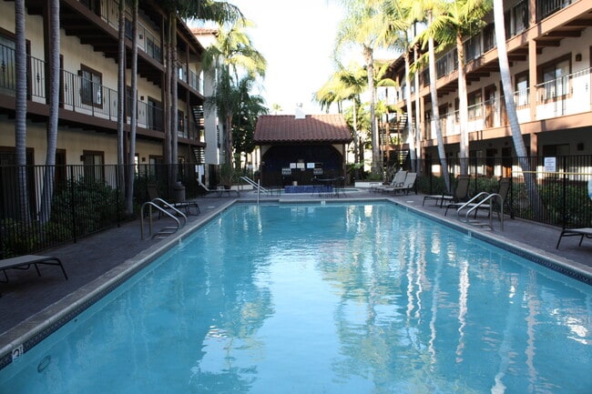 Foto del edificio - Los Caballeros #224