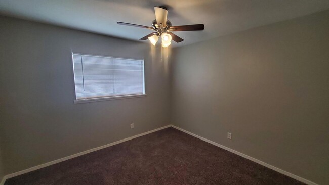 Building Photo - 4 bedroom Garland home.  Move in ready