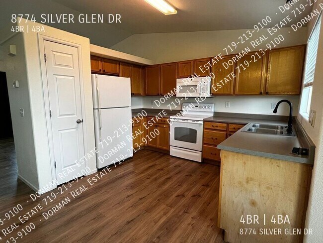 Building Photo - 8774 Silver Glen Dr