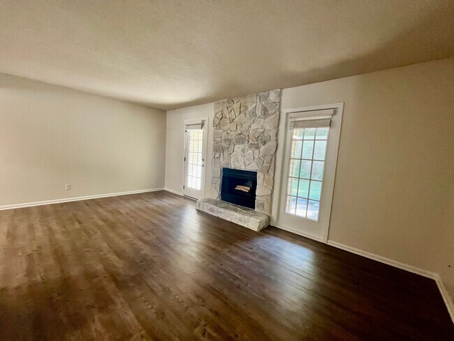 Foto del edificio - Charming 2 Bedroom Townhouse