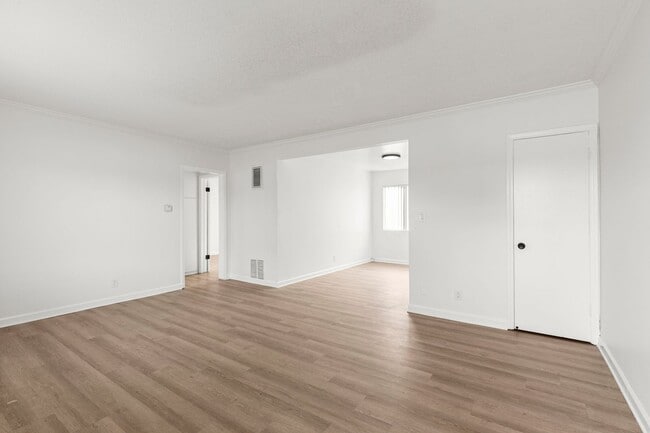 Interior Photo - 20404 Cohasset