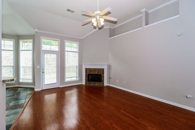 Foto del edificio - 5363 Brookwater Cove S