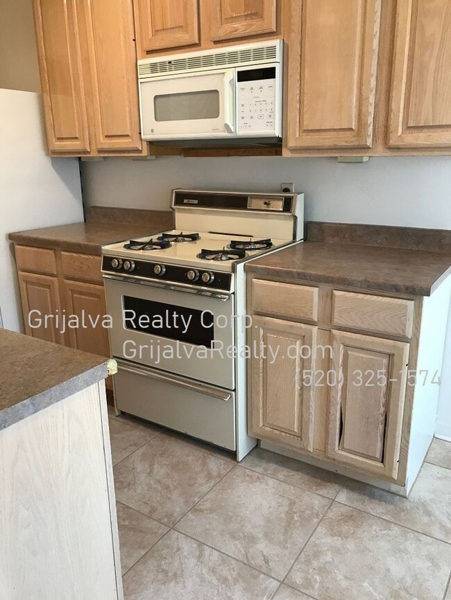 Foto del edificio - 1339 N Howard Blvd