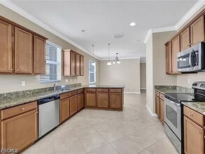 Building Photo - 13092 Silver Thorn Loop