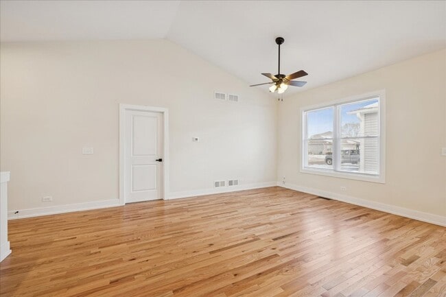 Foto del edificio - 935 Partridge Cir