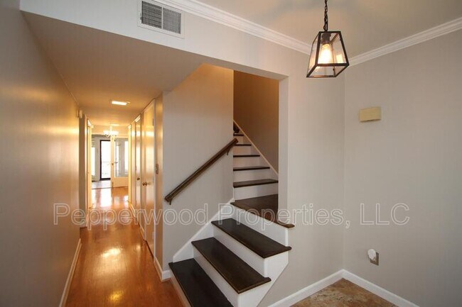 Building Photo - 133 Highridge Dr