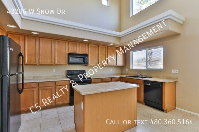 Foto del edificio - 43206 W Snow Dr