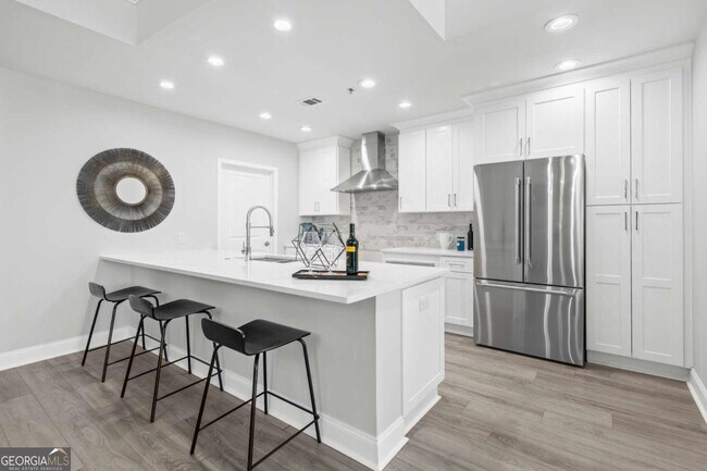 Building Photo - 270 17th St NW