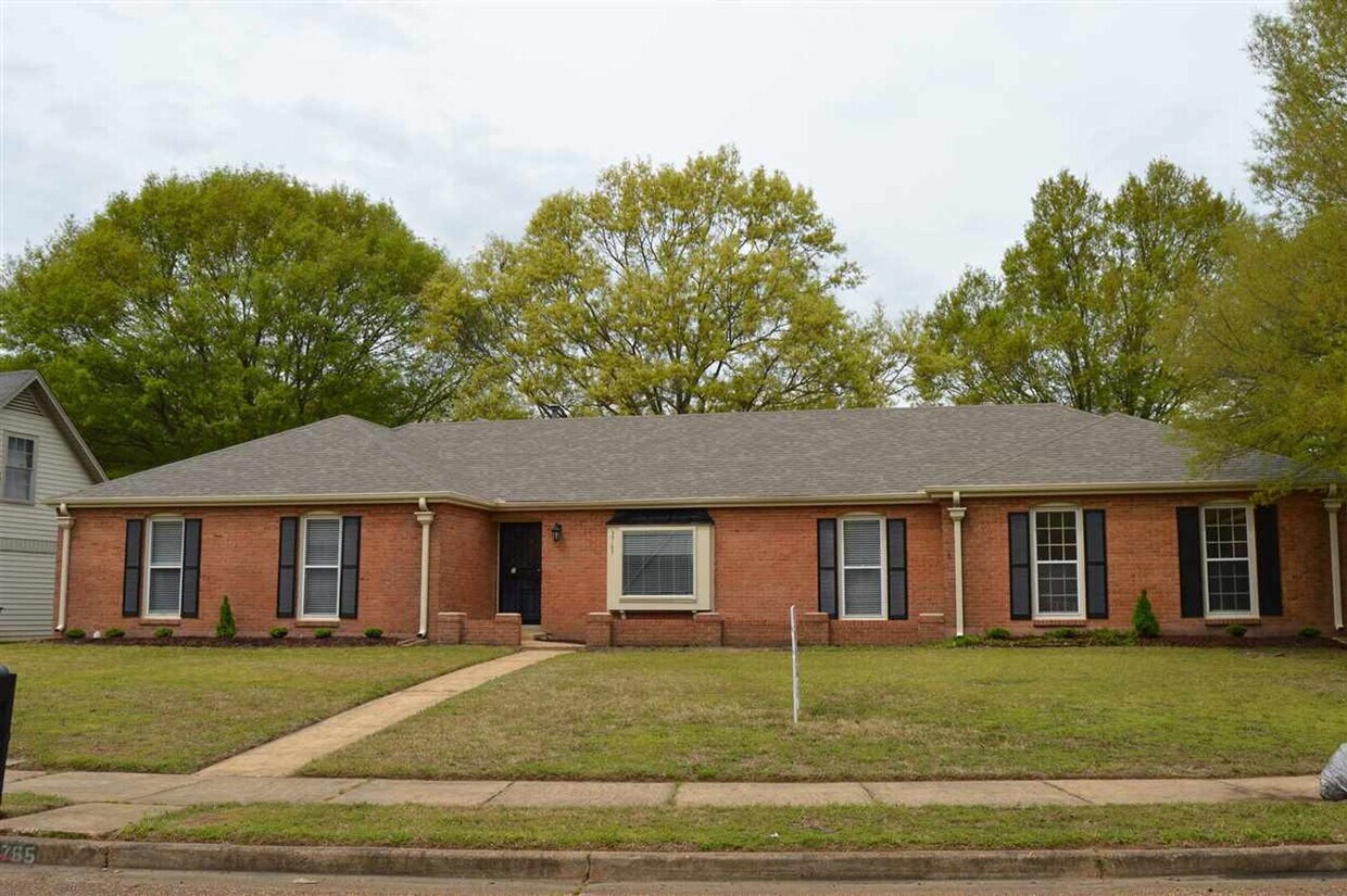 Foto principal - 3765 Birchvale Dr